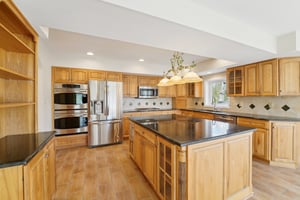 Capote Ct E-1704-013.jpg