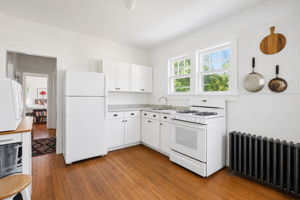Apt 1 kitchen