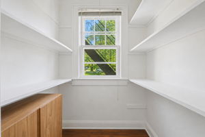 Apt 1 pantry