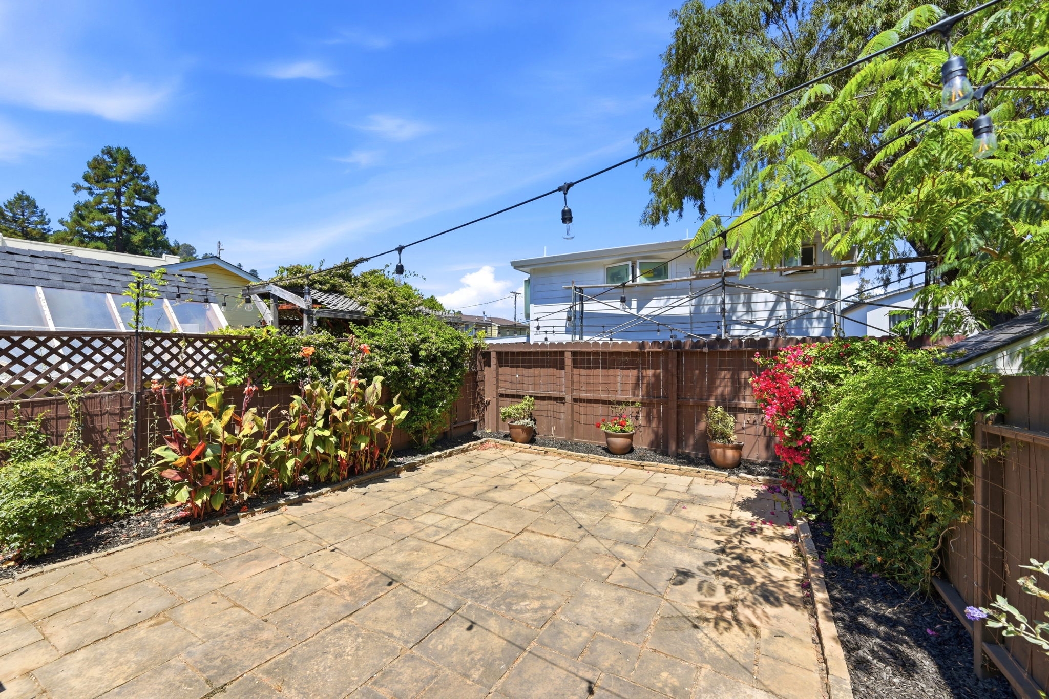 049_F8_264 Mendocino St