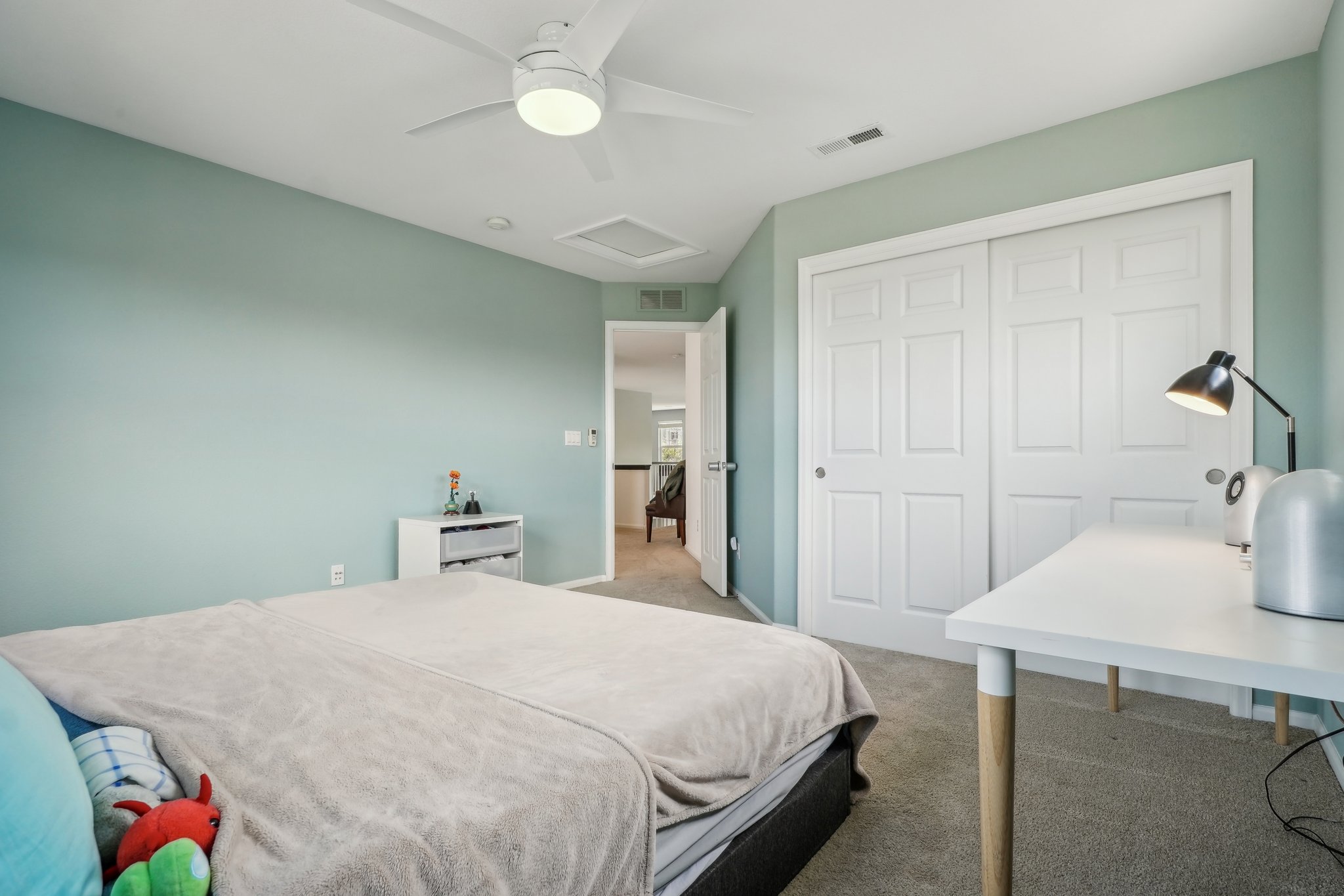 E Caley Dr-0205-032.jpg