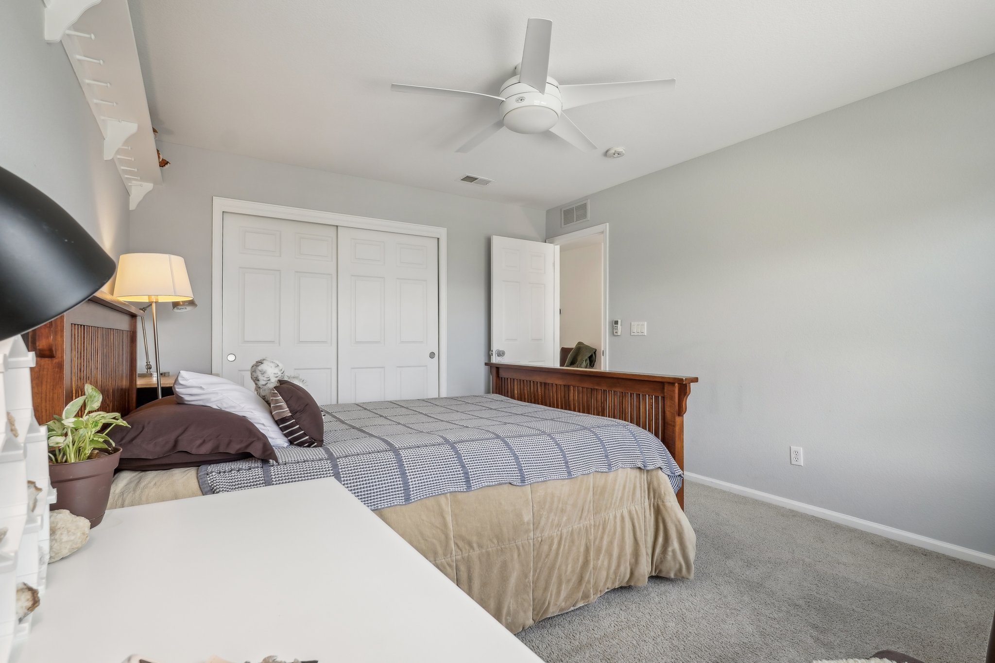 E Caley Dr-0205-034.jpg