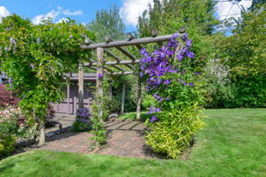  Photo 48