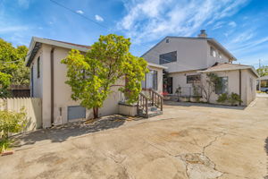 062_ 2643 Garfield St