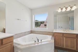 Connolly Ln-2406-031.jpg