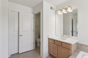 Connolly Ln-2406-034.jpg