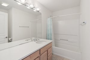 Connolly Ln-2406-040.jpg