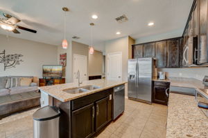 River Landing Dr-014