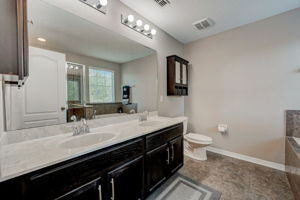 River Landing Dr-026