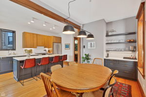 2645 N Mozart St_003