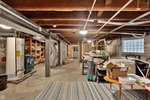 2645 N Mozart St_010