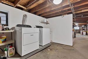 2645 N Mozart St_011