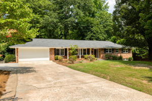 Driveway/Garage