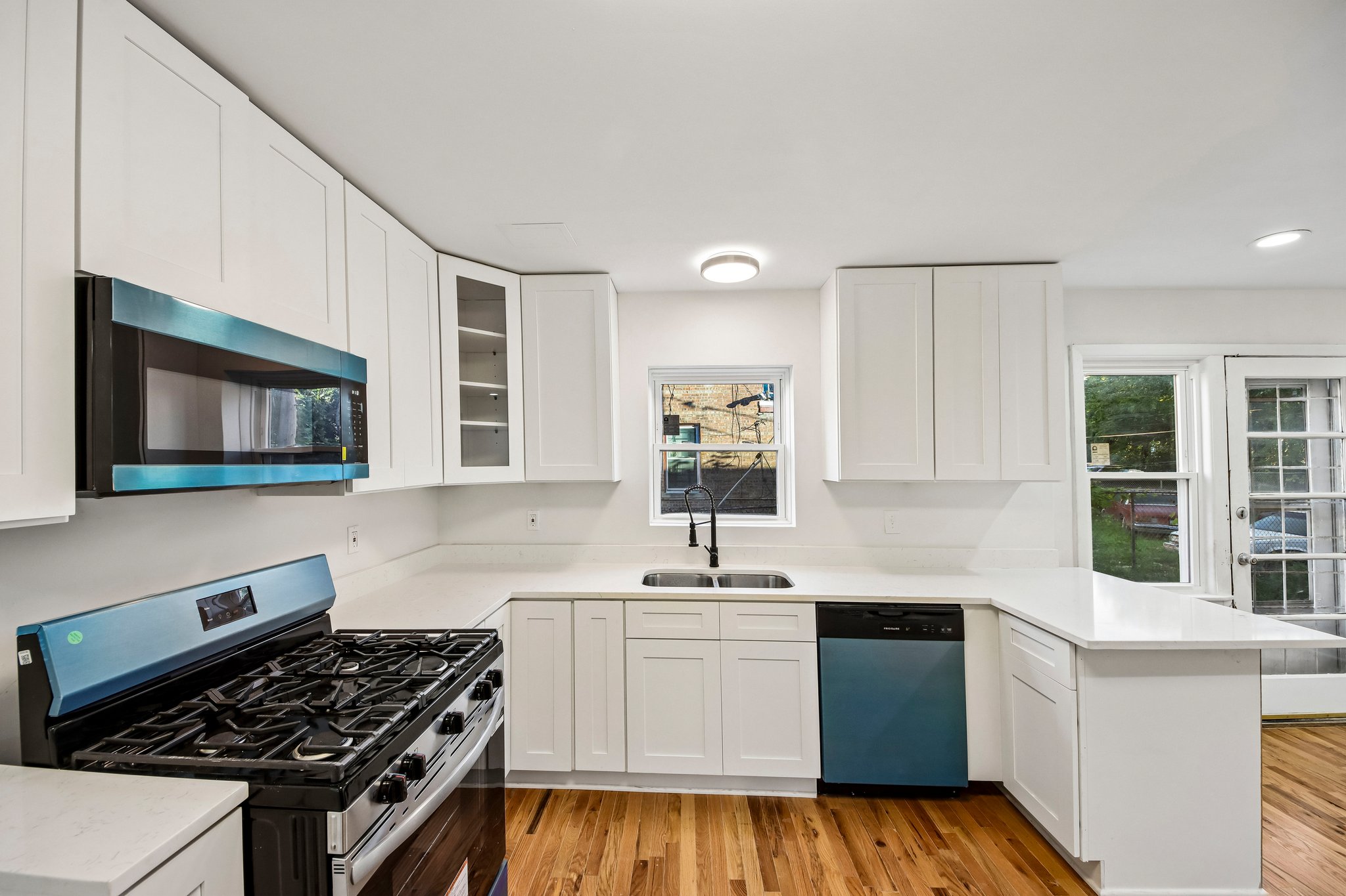 E 77th St-S2010-014.jpg