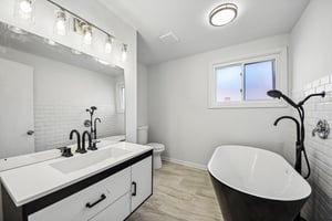 E 77th St-S2010-027.jpg