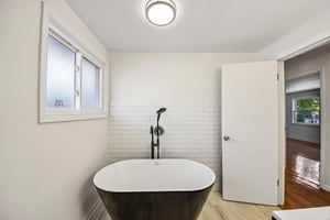 E 77th St-S2010-028.jpg