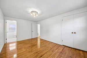 E 77th St-S2010-031.jpg