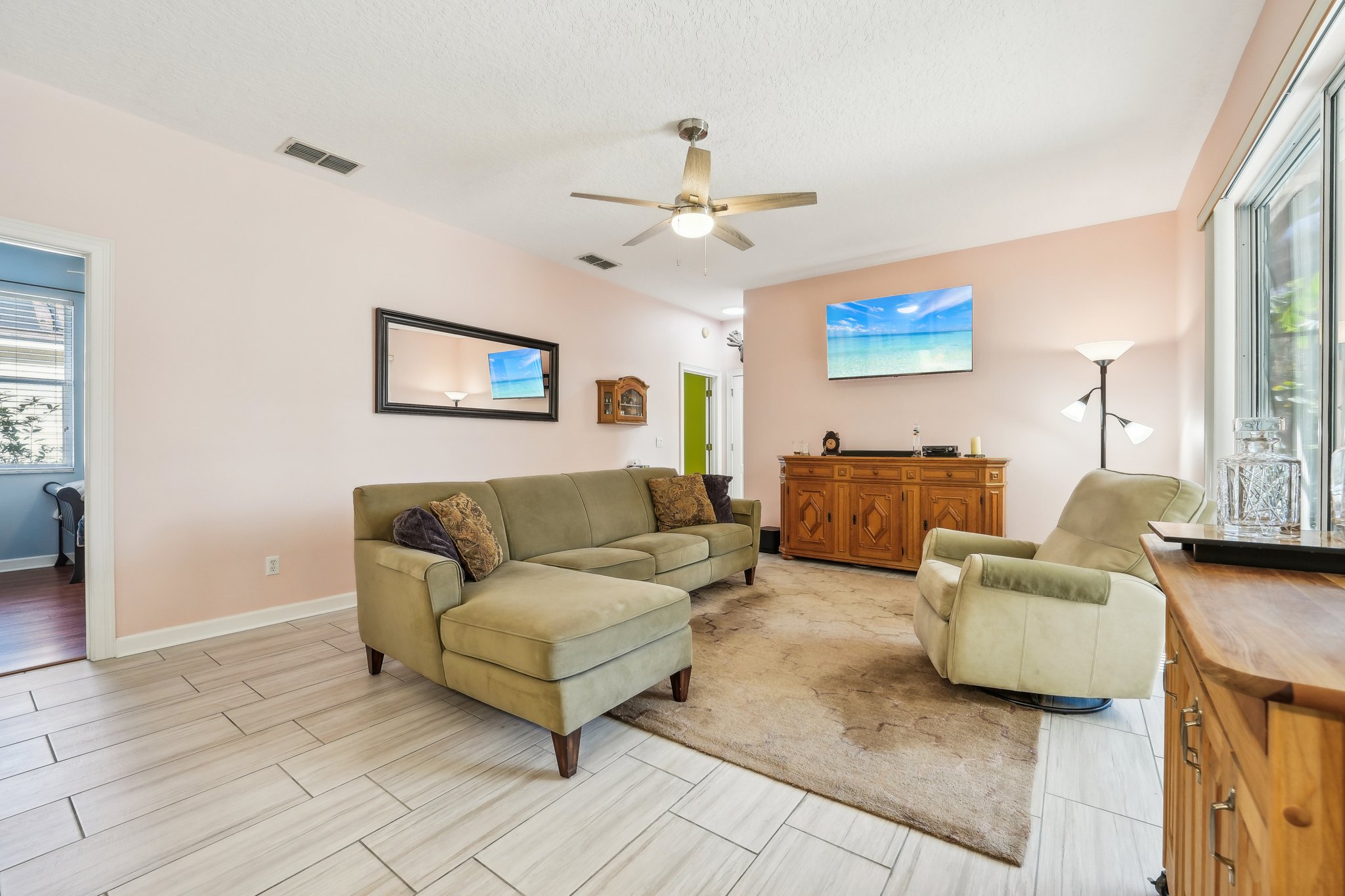 Aloma Oaks Dr-005.jpg