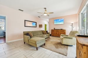 Aloma Oaks Dr-005.jpg