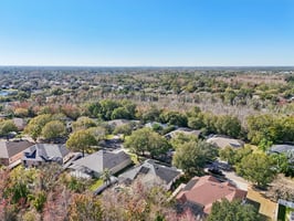 Aloma Oaks Dr-050.jpg