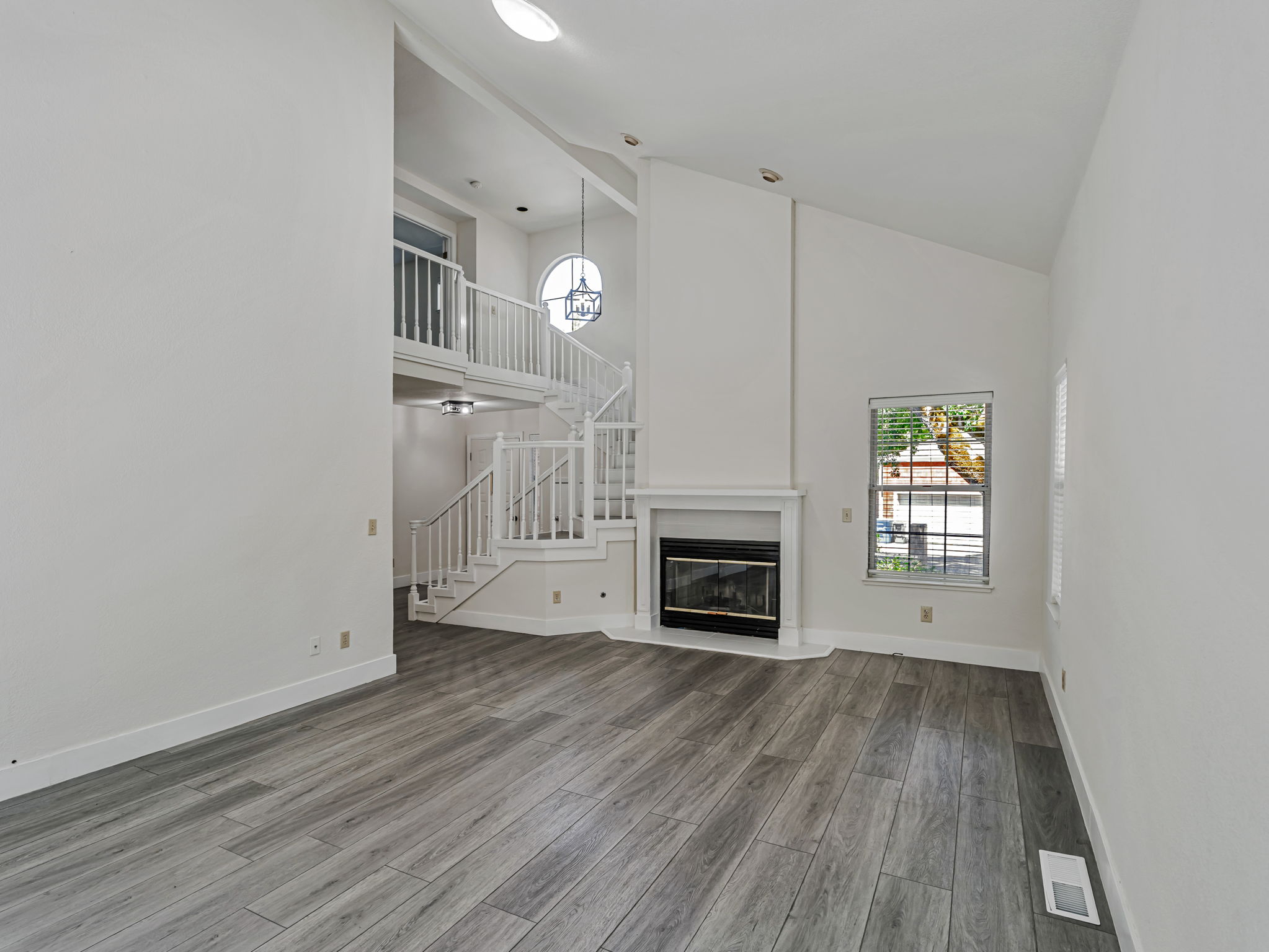 Vaulted Living Room Double Height