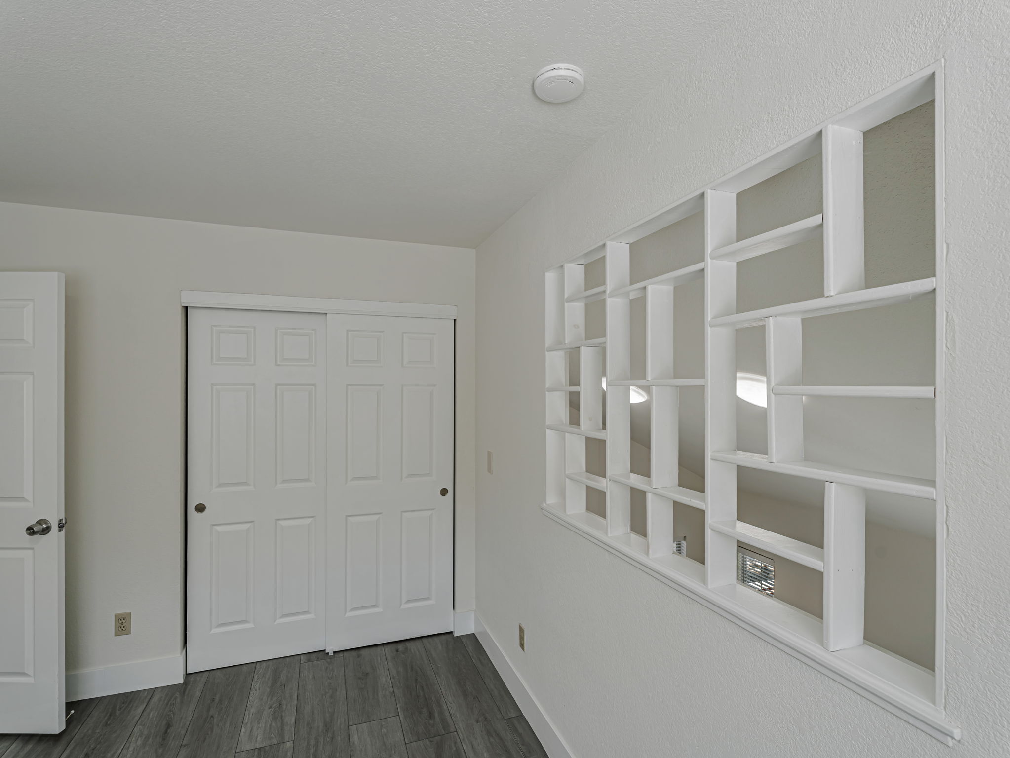 Open to living room below.