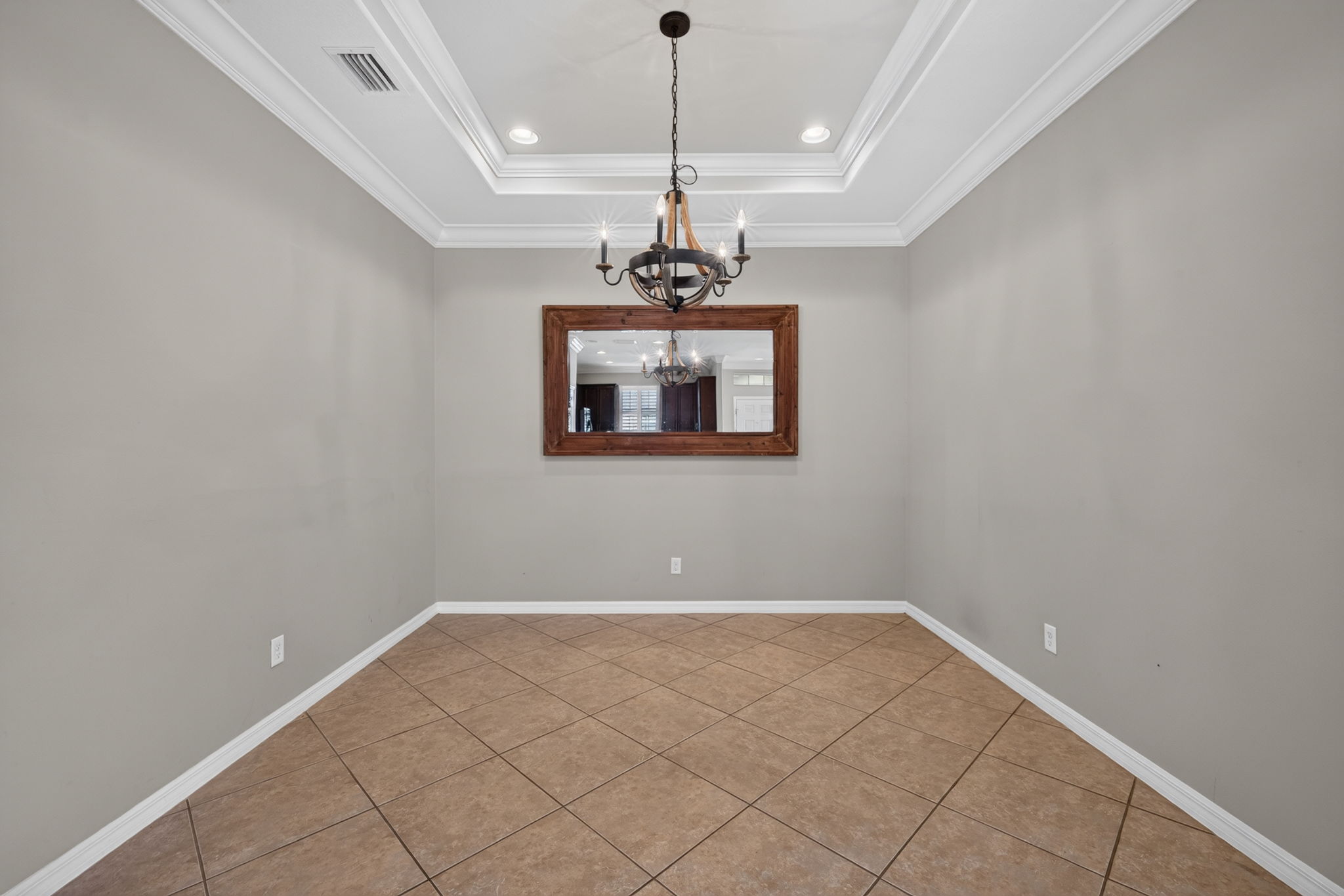 Dining Room 2 of 2