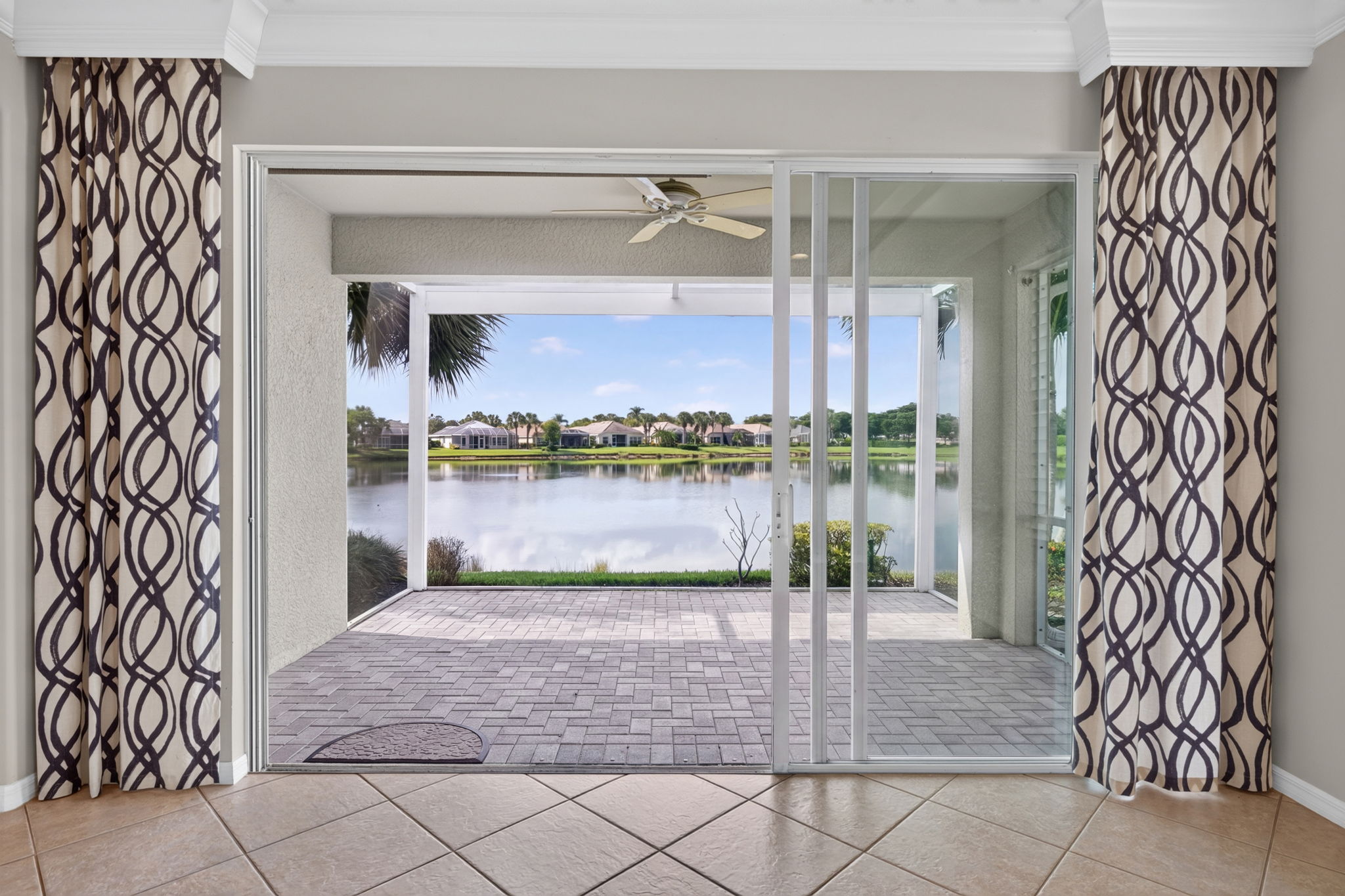 24-Lanai 1 of 3 -r