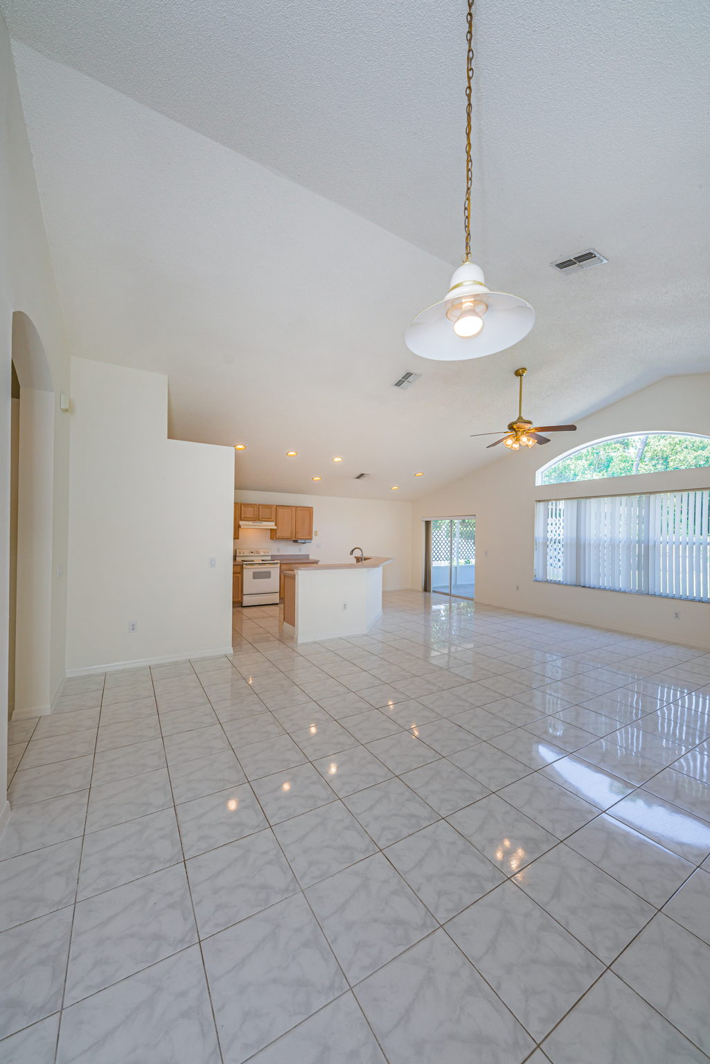 Dining Room3-4