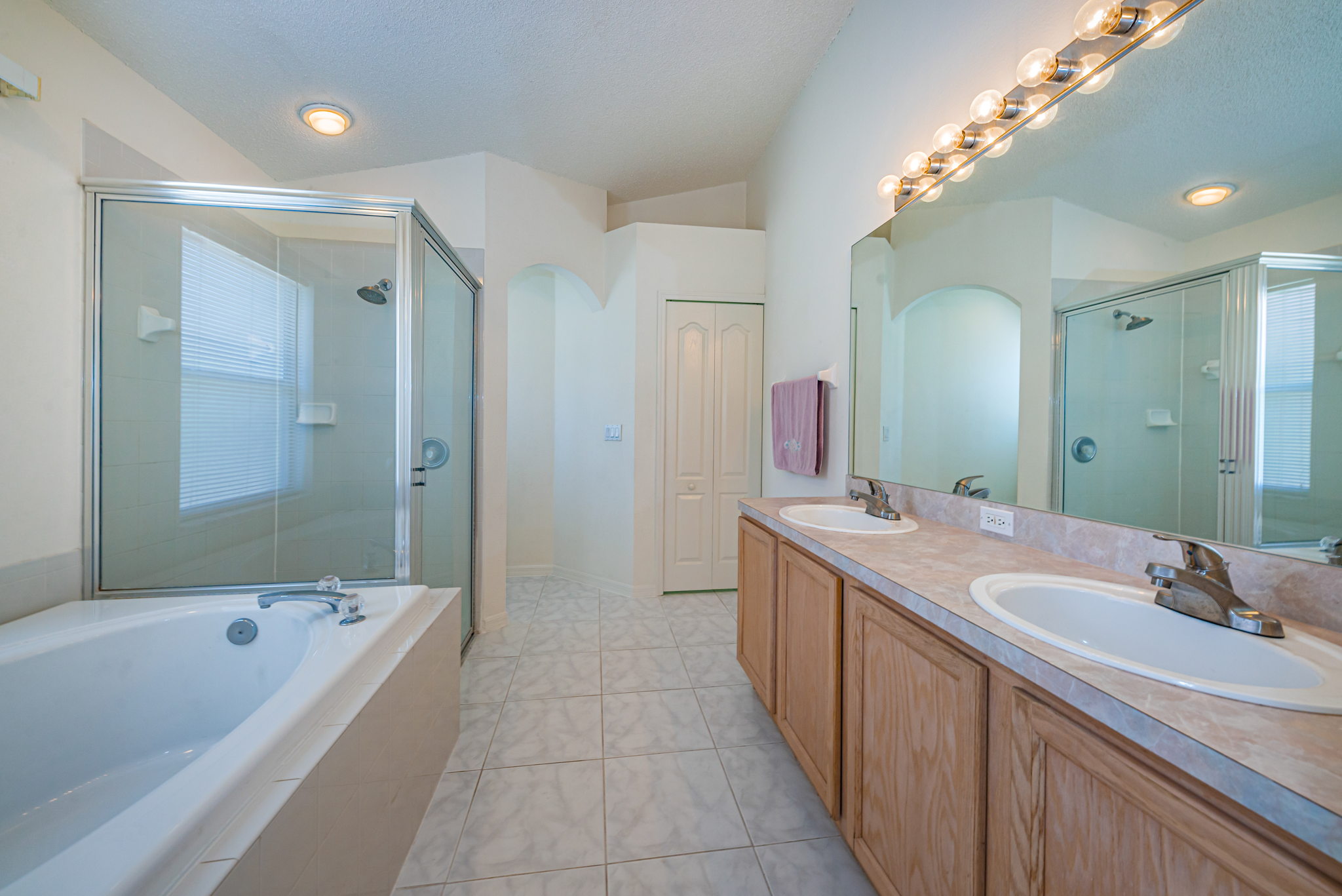 Master Bathroom1a-3