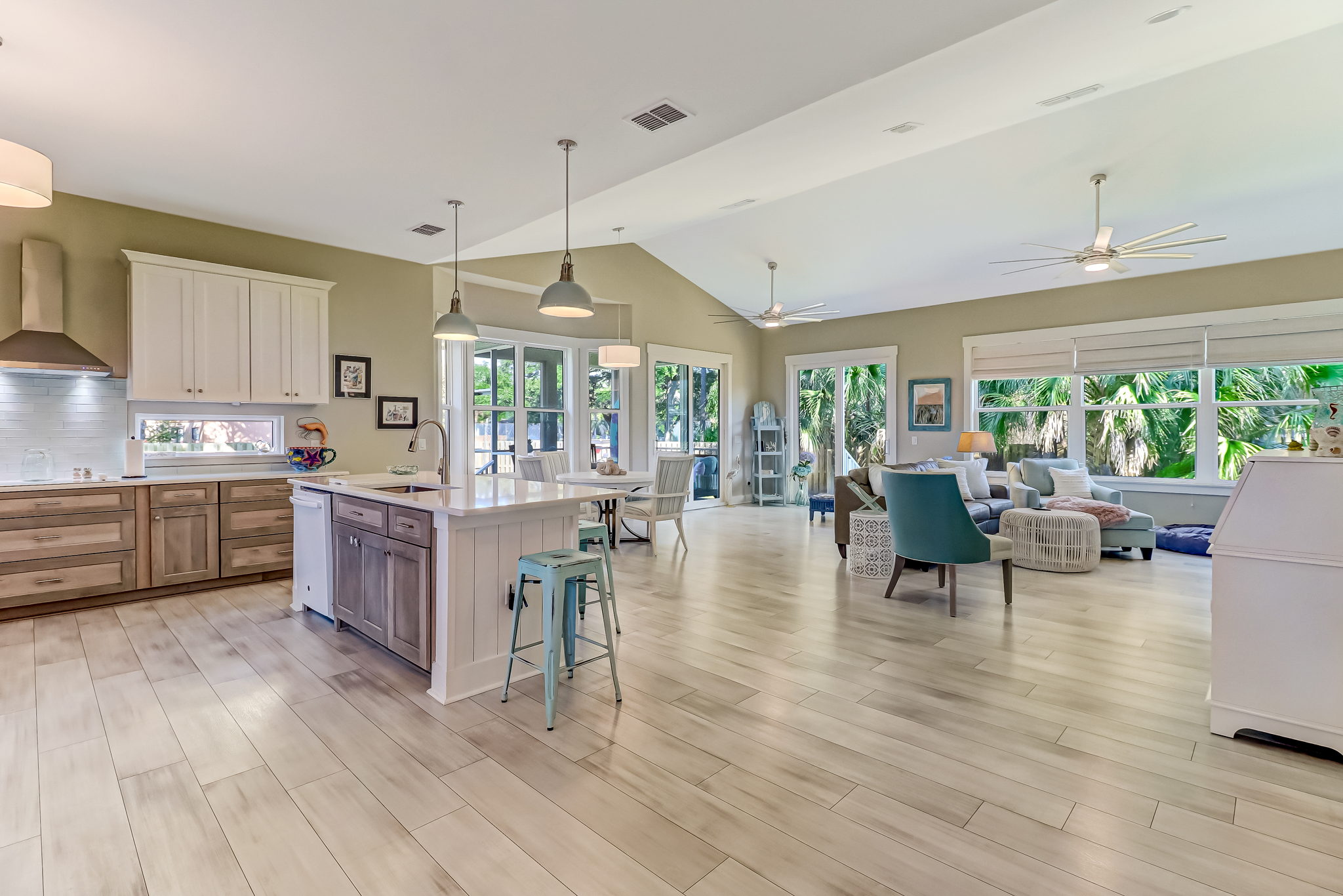 Kitchen / Living Room