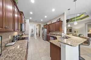  Photo 32