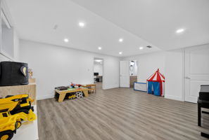  Photo 31