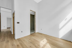 Downstairs Guest Bedroom Ensuite #1