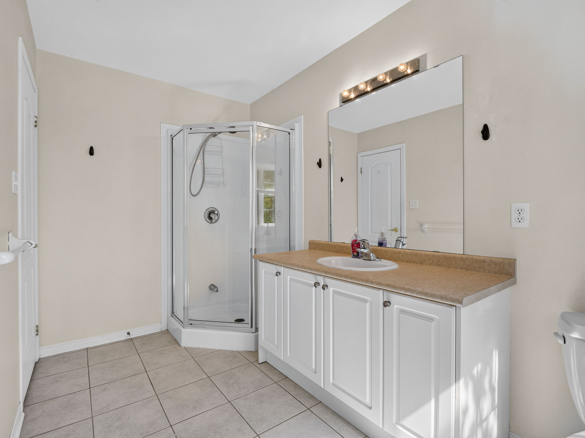 265 Sprucewood Crescent Clarington, ON