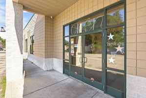  Photo 8