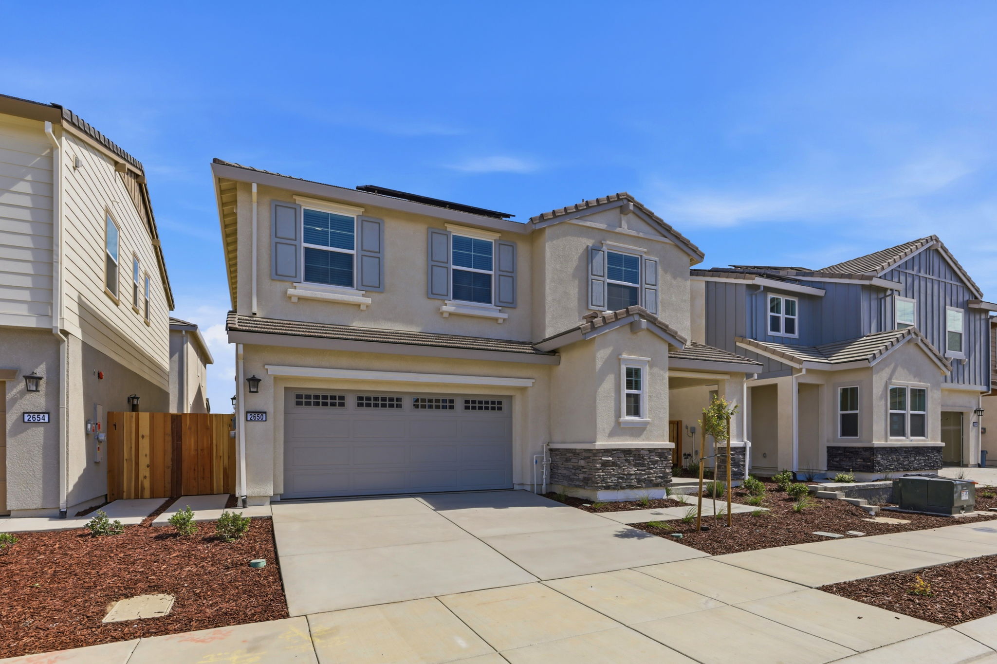 002_F8_2650 Briones Dr