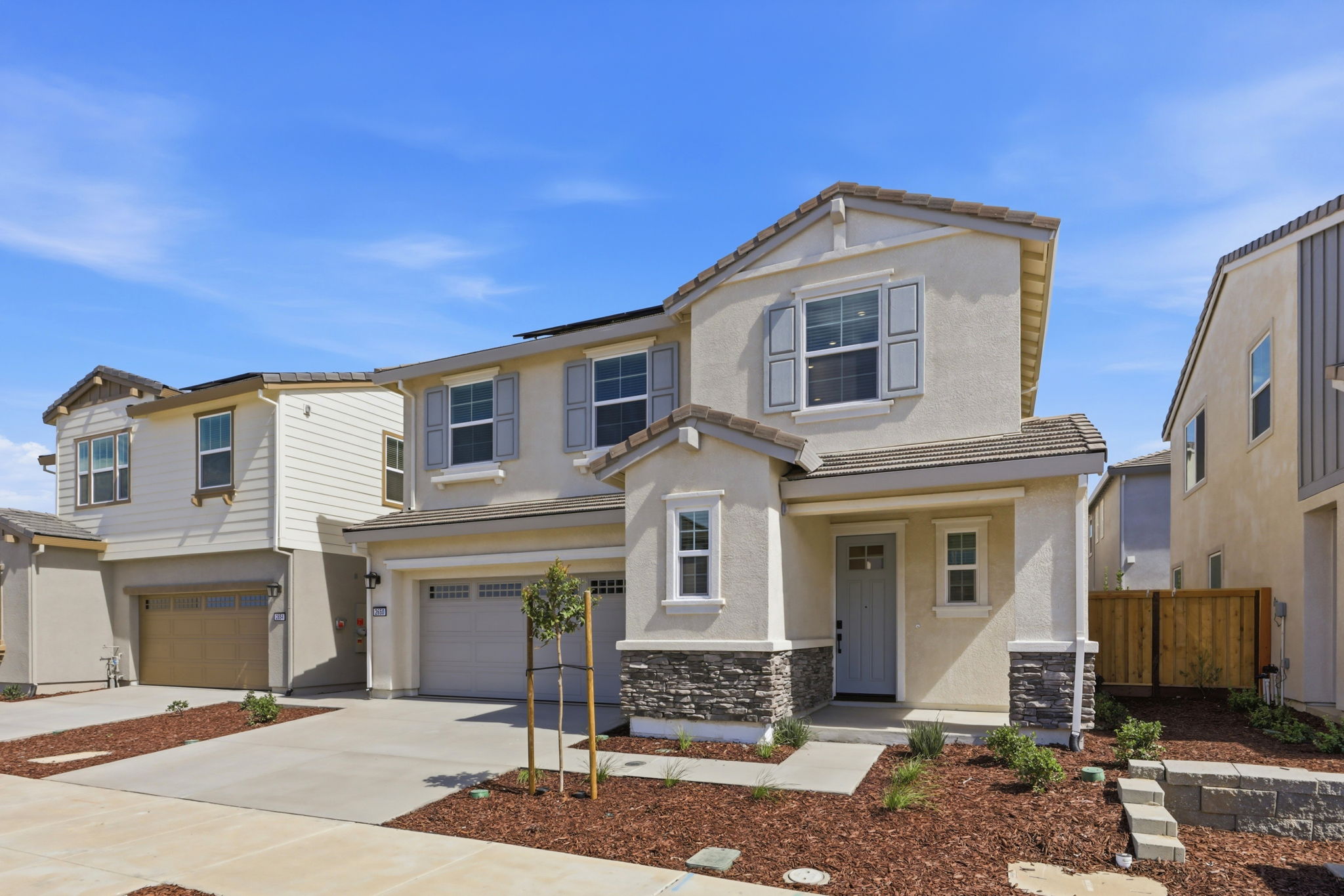 003_F8_2650 Briones Dr