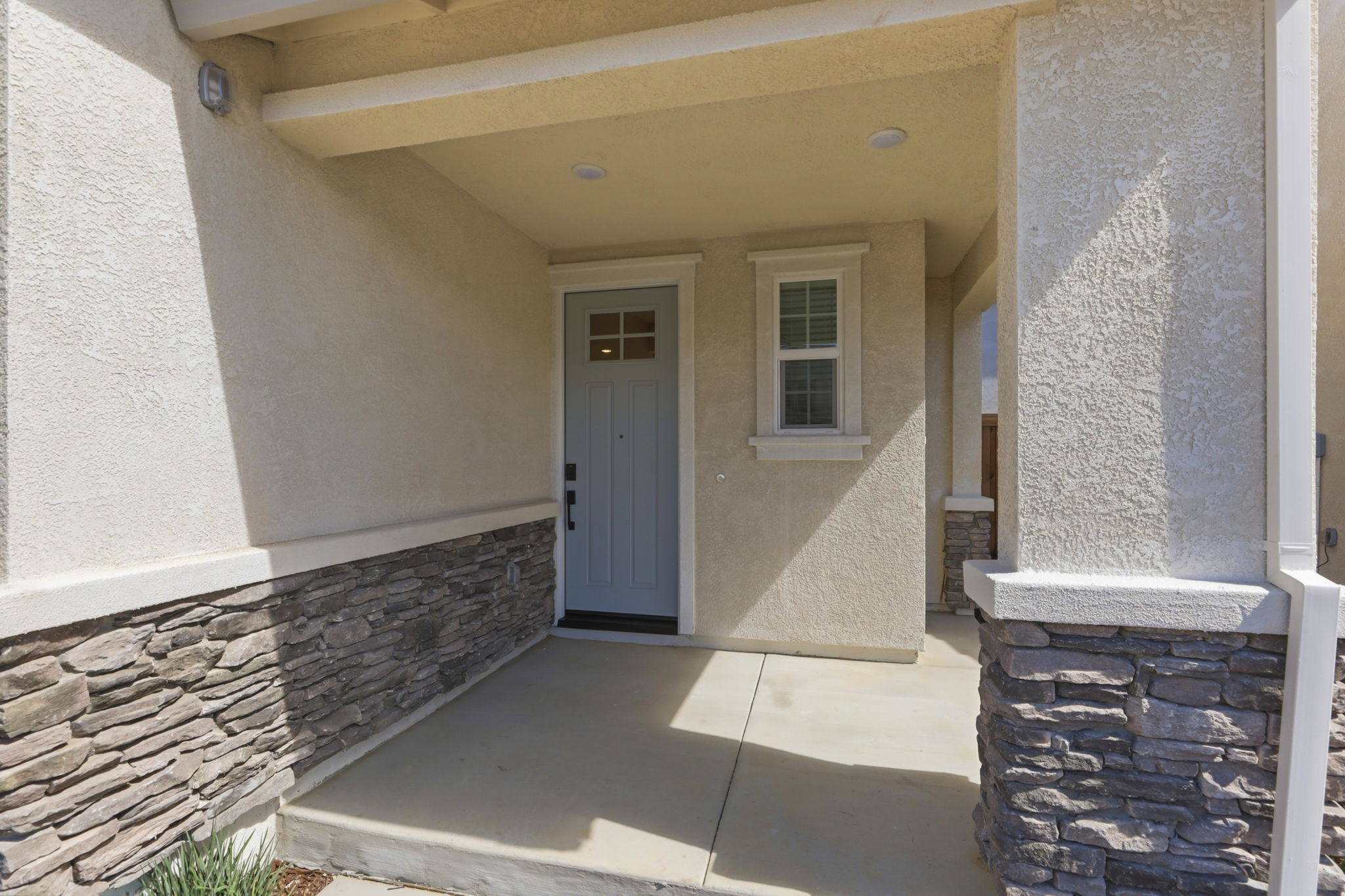 004_F8_2650 Briones Dr