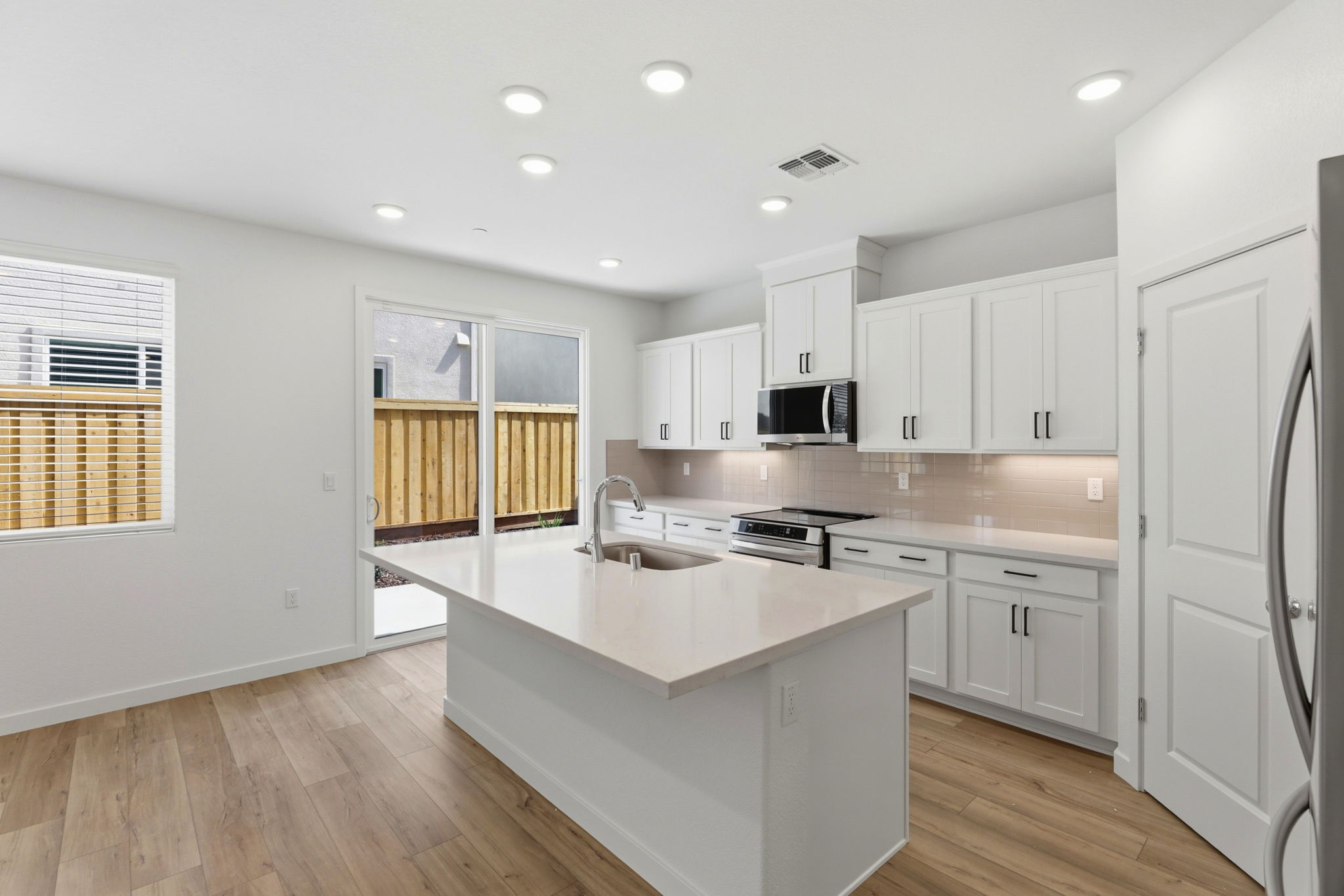 011_F8_2650 Briones Dr