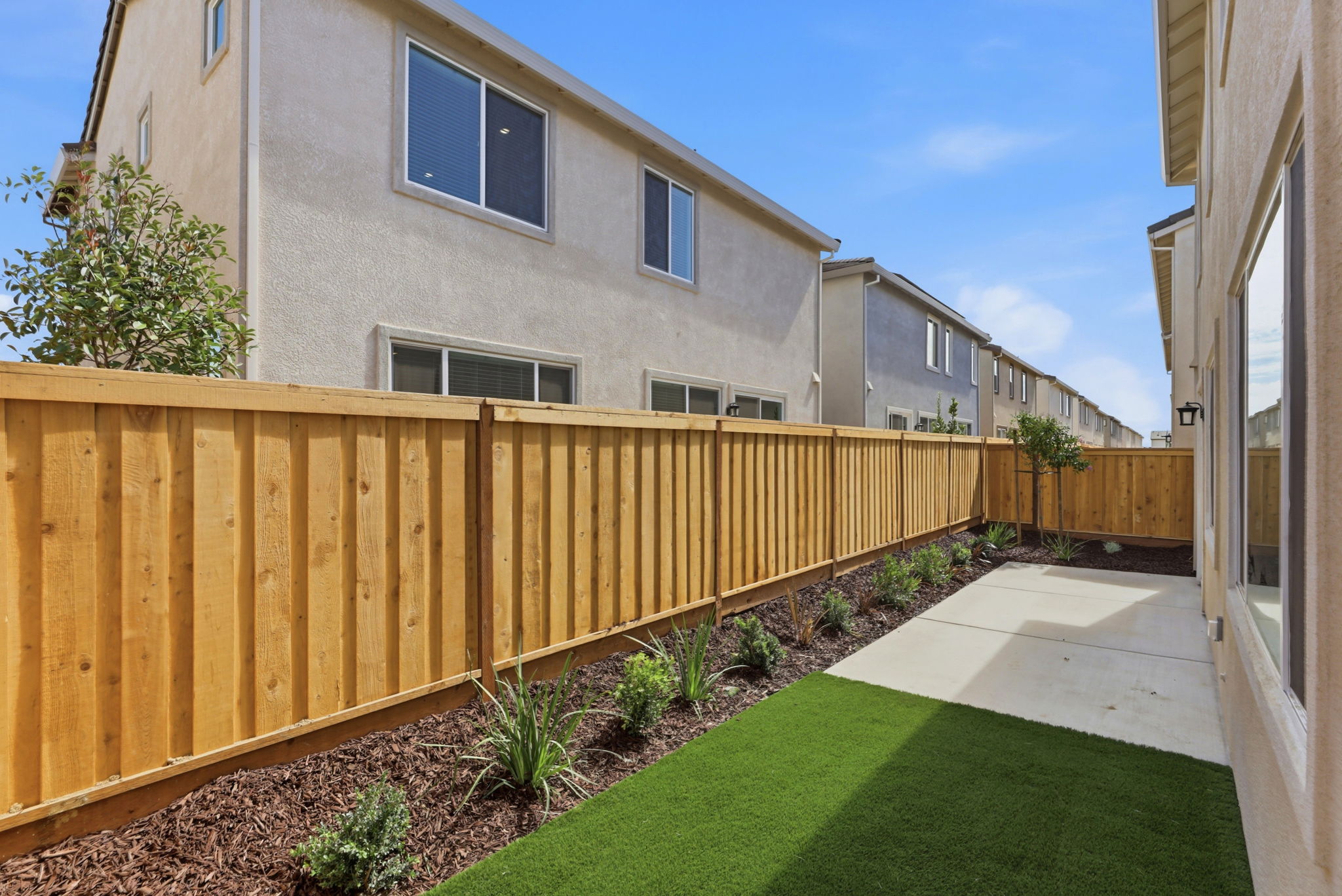 038_F8_2650 Briones Dr