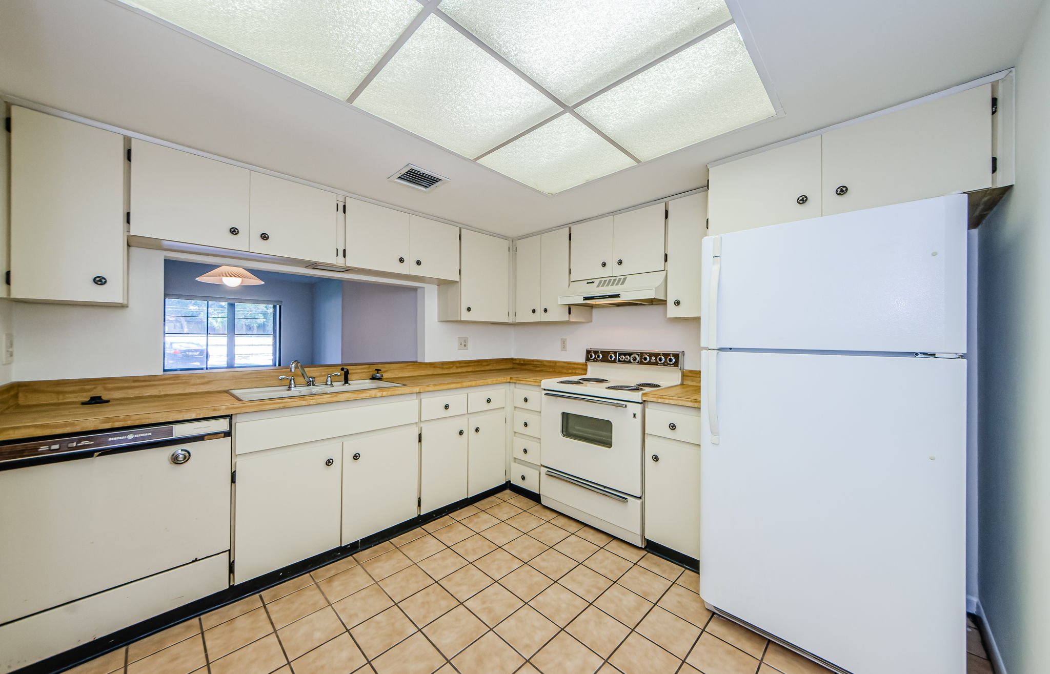 Kitchen 3-2
