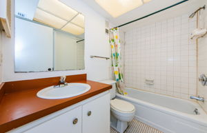 Bathroom 2a-2