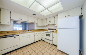 Kitchen 3-2