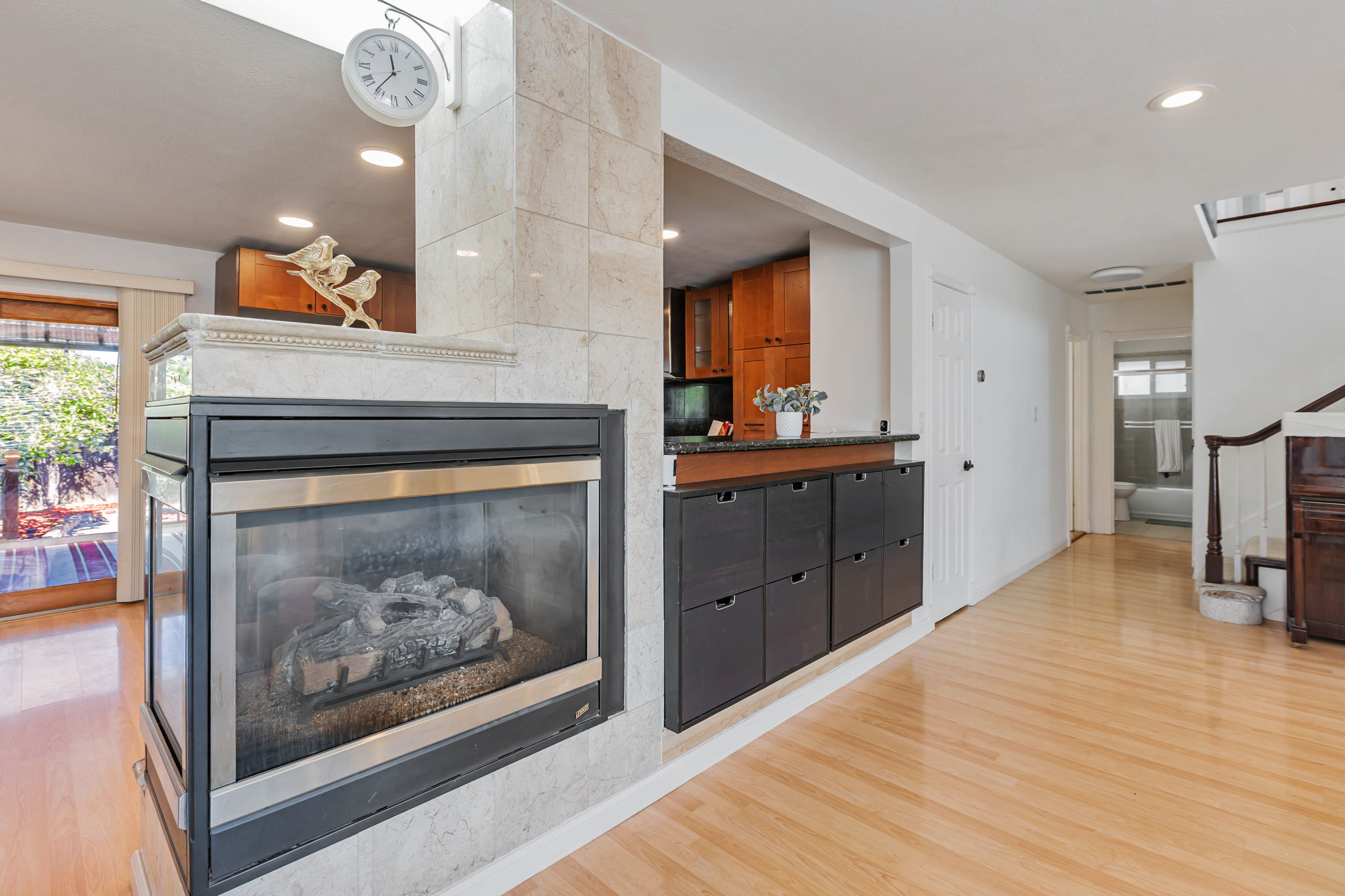 021_ 2652 La Salle Way 