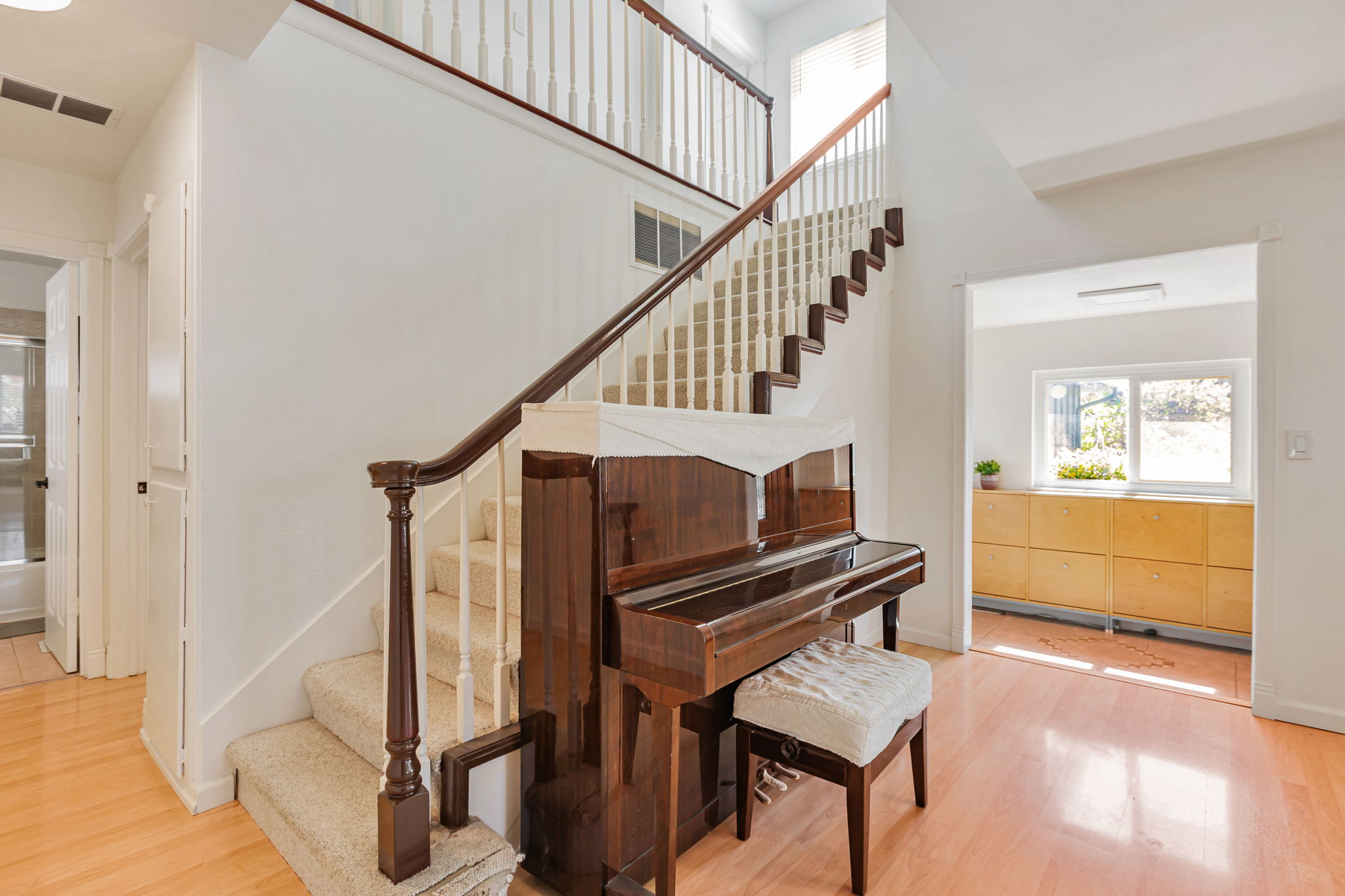 024_ 2652 La Salle Way 