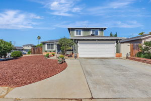 001_ 2652 La Salle Way 