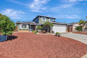 002_ 2652 La Salle Way 