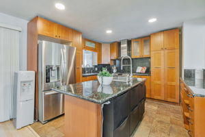 016_ 2652 La Salle Way 