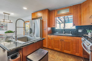 017_ 2652 La Salle Way 